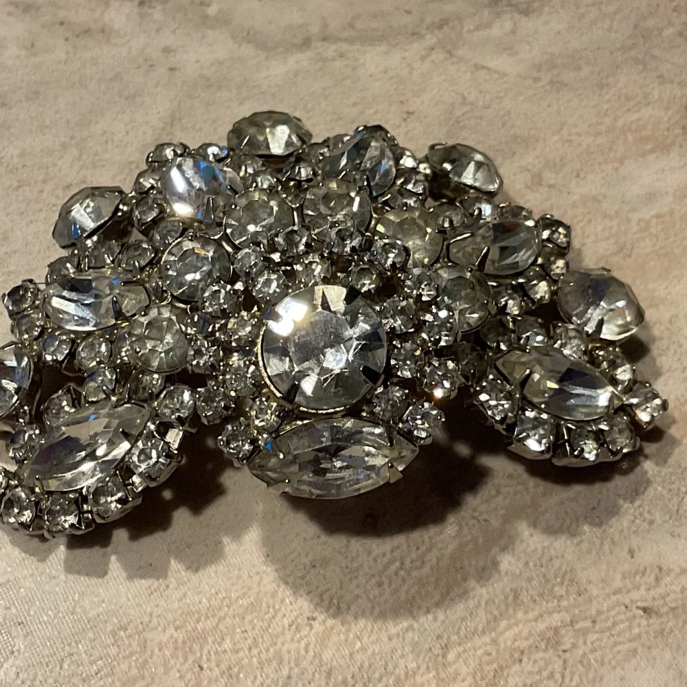 Garne  Rhinestone Brooch silvertone signed 3” across vintage